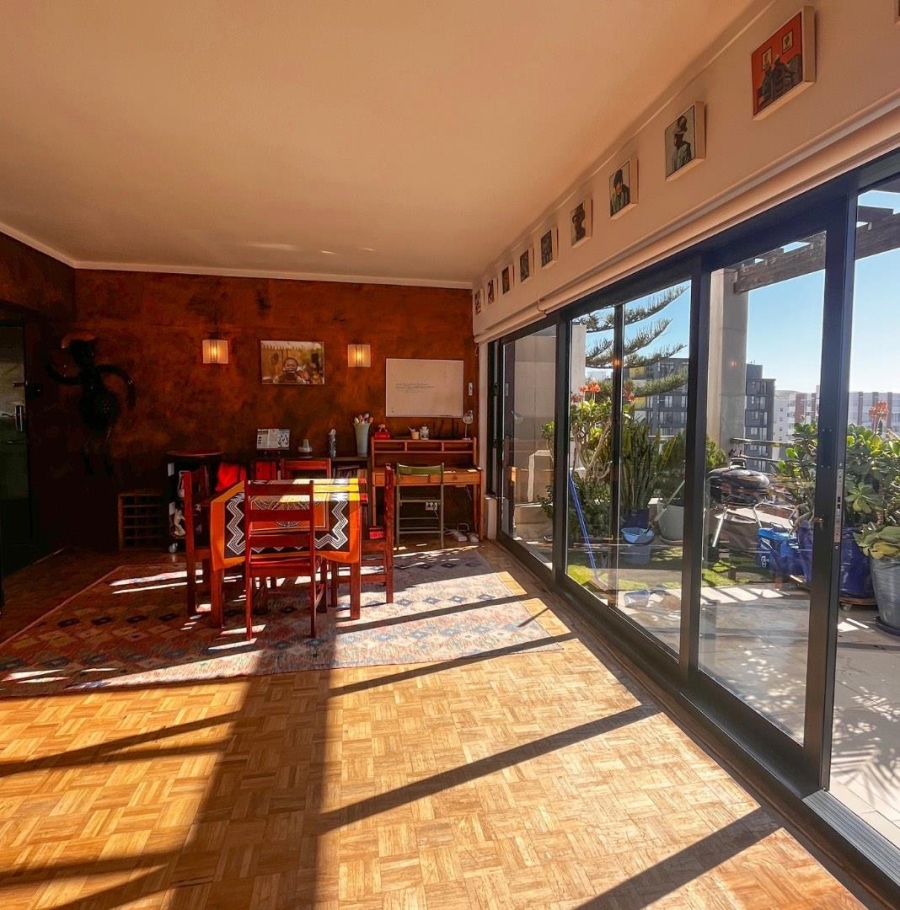 1 Bedroom Property for Sale in Sea Point Western Cape